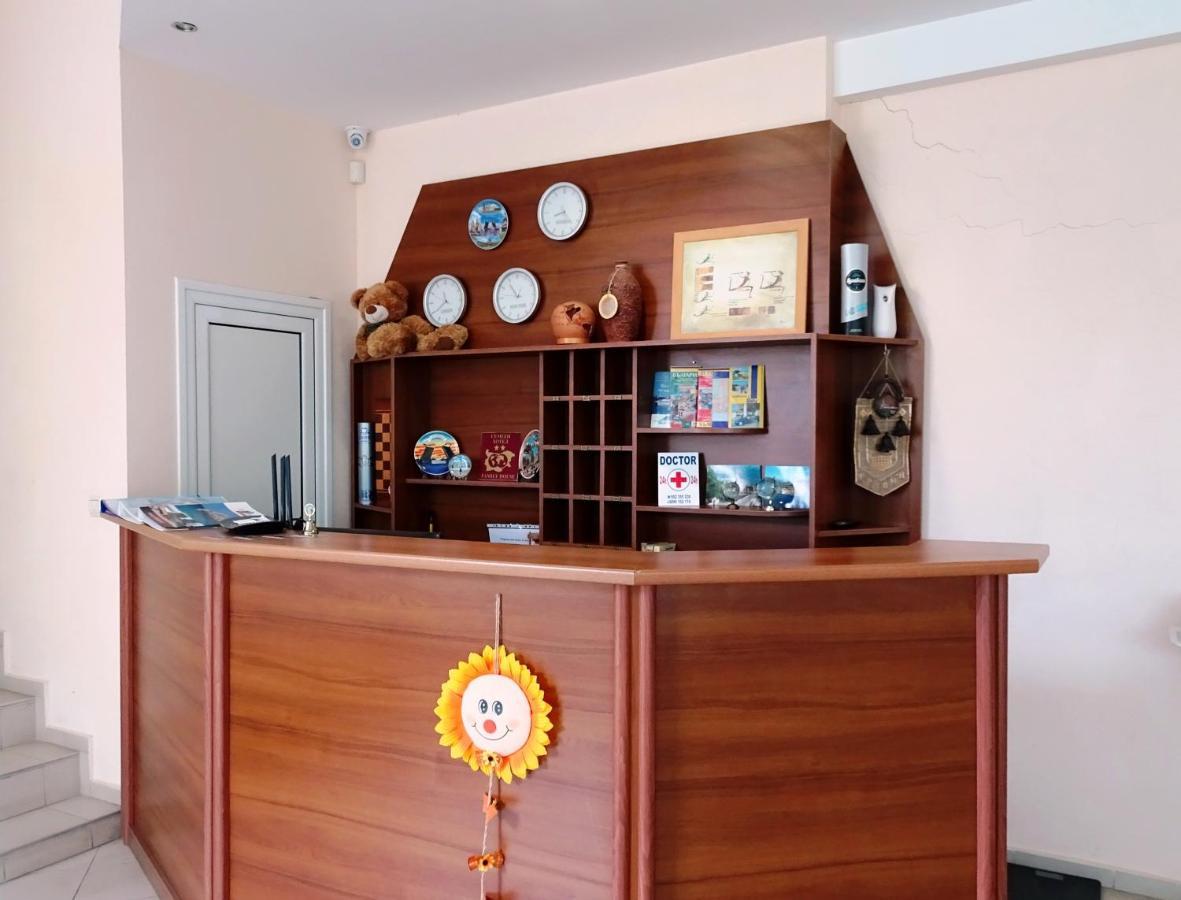 كرانيفو Hotel Niko المظهر الخارجي الصورة