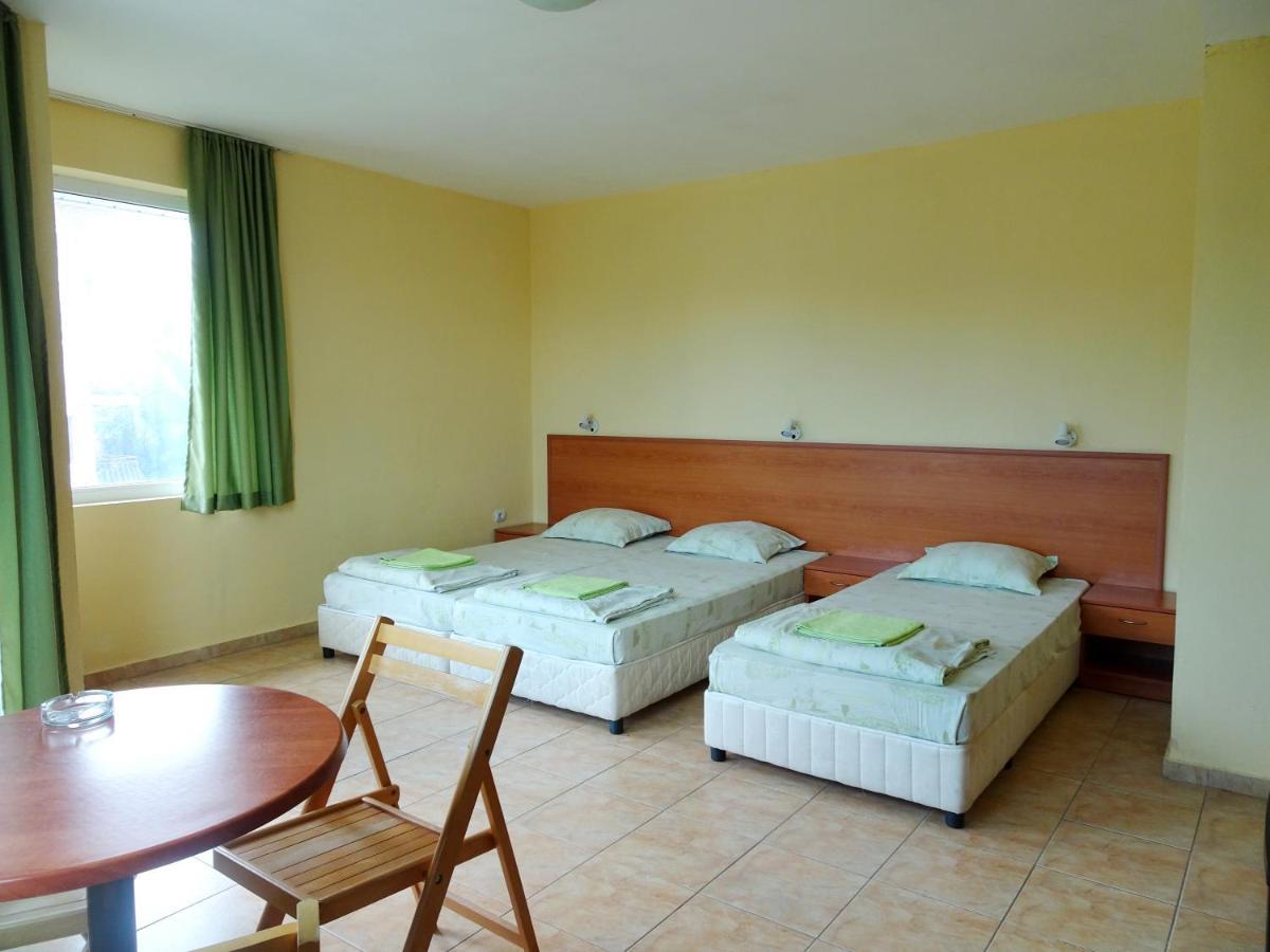 كرانيفو Hotel Niko المظهر الخارجي الصورة