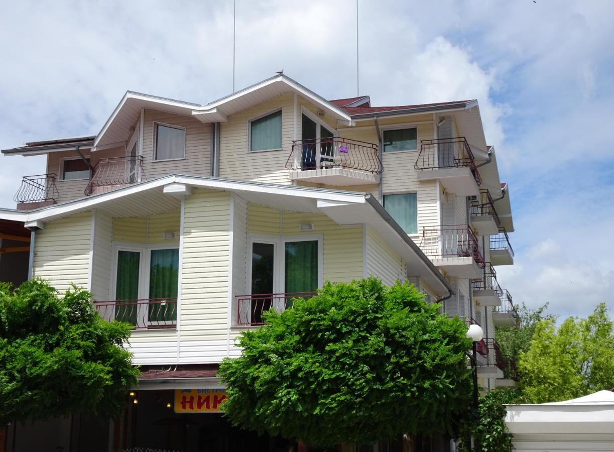 كرانيفو Hotel Niko المظهر الخارجي الصورة
